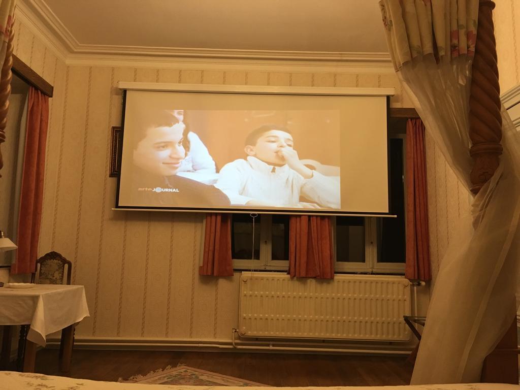 Chateau Bleu Hotell Trooz Eksteriør bilde